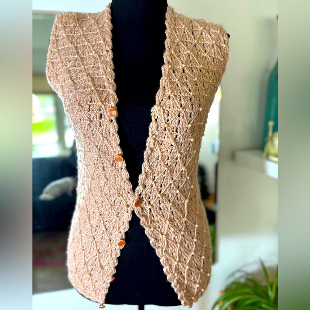 Hand knit Dusty Pink Pearl Embellished Sweater vest Grandma Chic Cottagecore Med